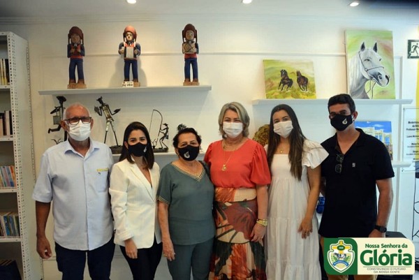 Novo espaço da Biblioteca Municipal e a Sala do Empreendedor são inaugurados com homenagens a seu Manuel Professor e ao Empresário Avelan Carlos Cruz