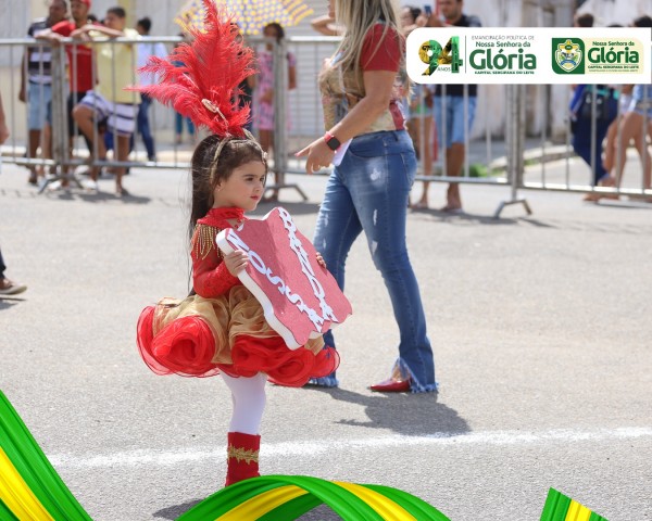 Fotos do desfile do aniversário de 94 anos de Nossa Senhora da Glória - Período manhã