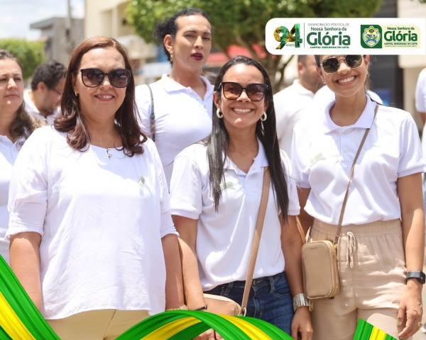 Fotos do desfile do aniversário de 94 anos de Nossa Senhora da Glória - Período manhã