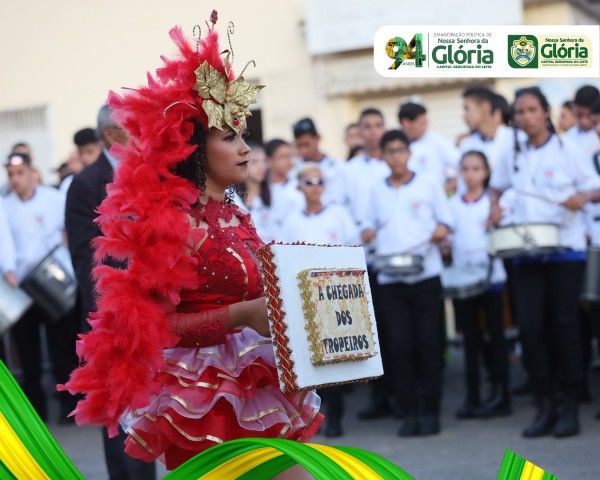Fotos do desfile do aniversário de 94 anos de Nossa Senhora da Glória - Período tarde
