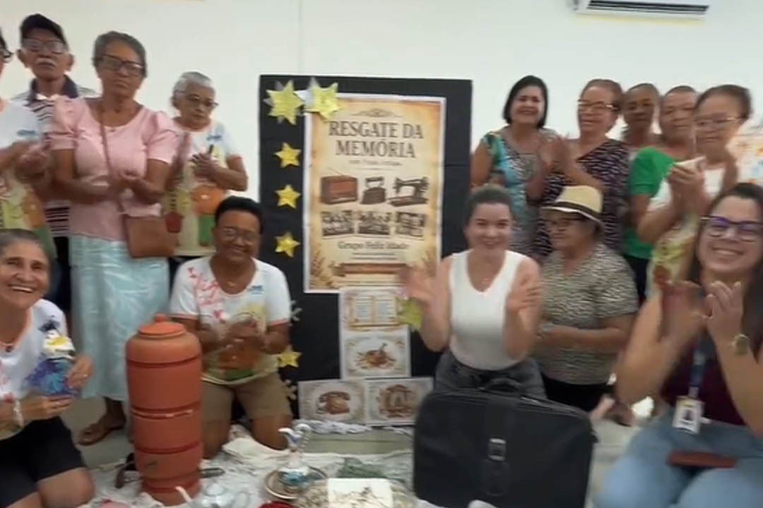 CRAS Novo Horizonte promove tarde de resgate de histórias com idosos