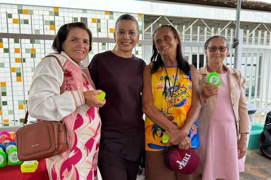 Prefeitura de Glória entrega mais de 200 próteses dentárias a pacientes