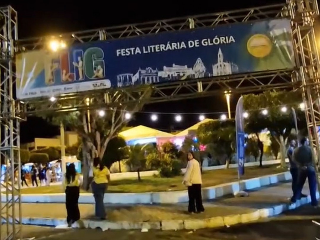 FLIG transforma Praça do Coreto em palco de literatura e arte