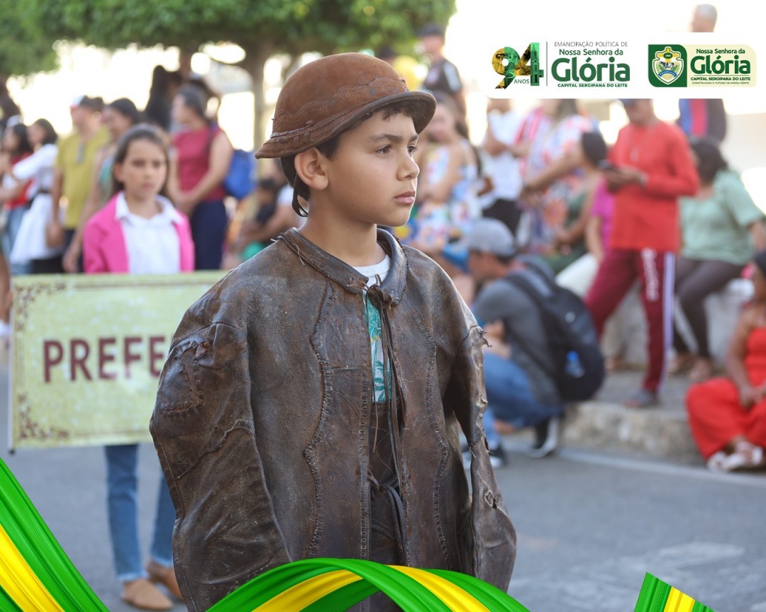 Prefeitura Municipal promove desfile cívico em alusão aos 94 anos de Emancipação Política de Glória