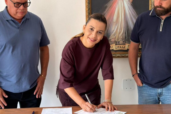 Prefeitura assina ordens de serviço para reforma do Ceasa e da Praça de Eventos