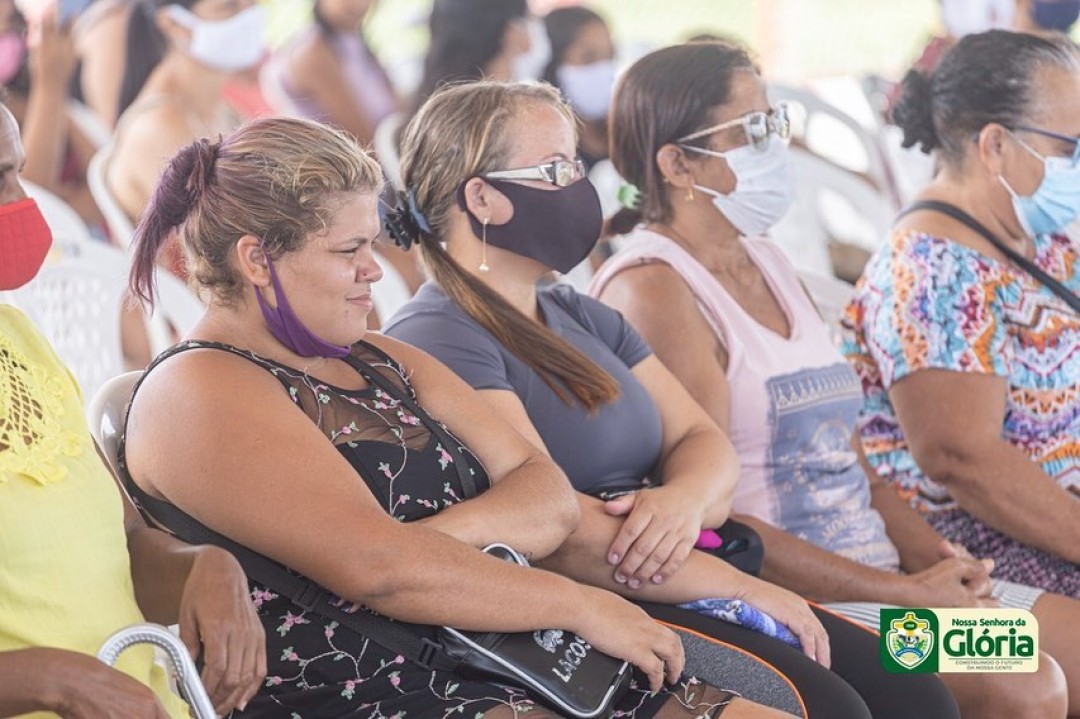 Assistência Social e Saúde realizam ação em alusão do "Dia da Mulher"
