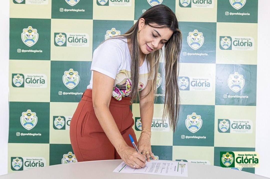 Assinada ordem de serviço para a construção da quadra poliesportiva no povoado Tanque de Pedra