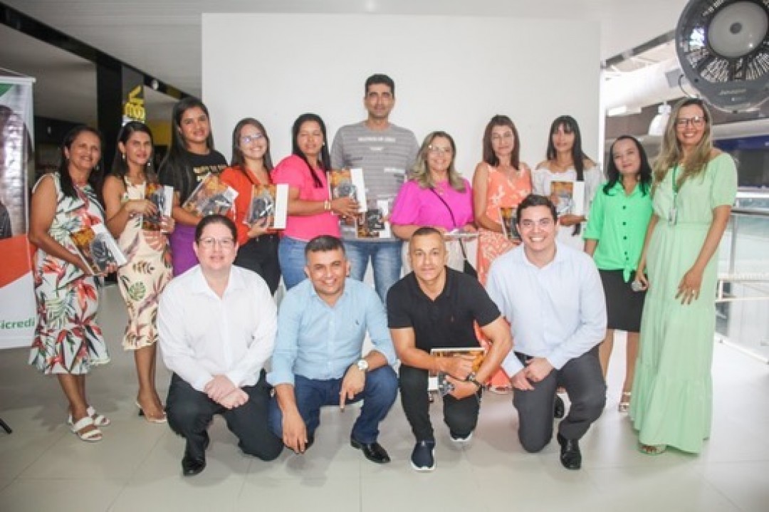 SEMEC e Sicred promovem confraternização com certificação para profissionais da educação